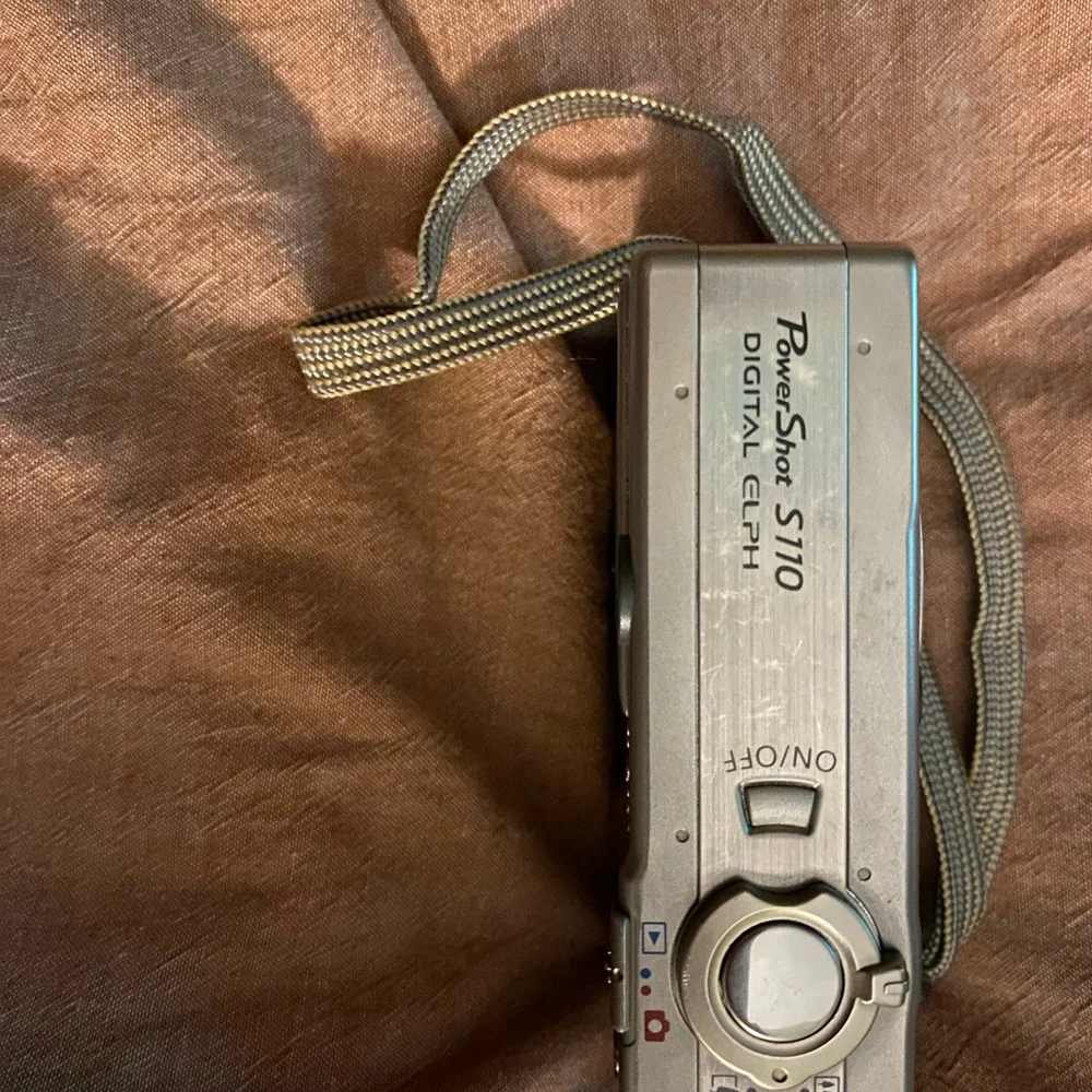 Canon Silver Digital Camera with Compact Design and User-Friendly Features